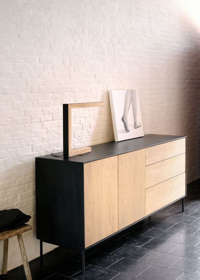 Sideboard Blackbird